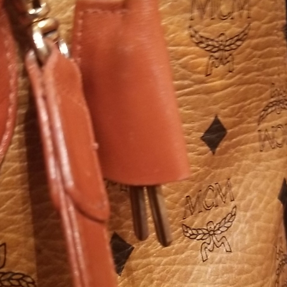 Large MCM Original Tote - Picture 4 of 11